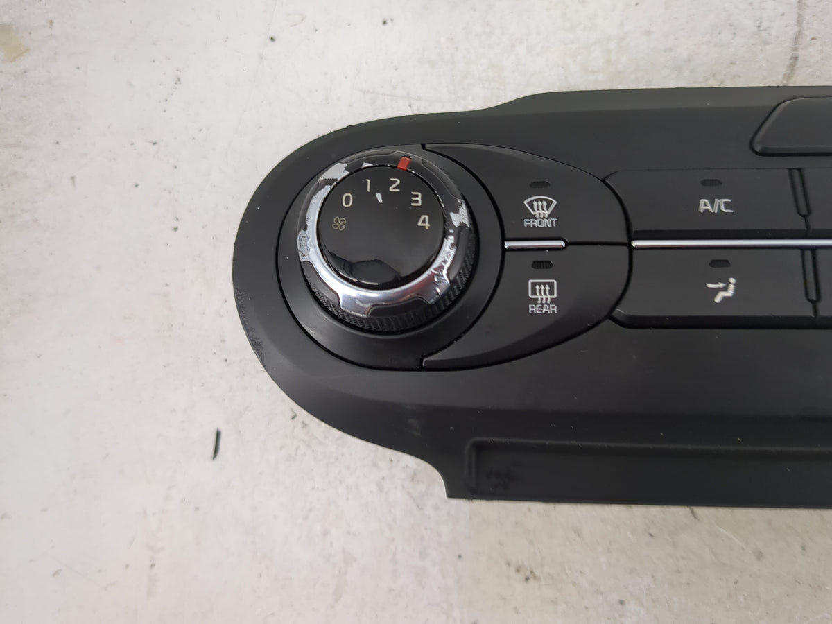 2016 Kia Sorento Climate Control Module Temperature AC/Heater Replacement P/N:97250-C6000 Fits OEM Used Auto Parts - Oemused