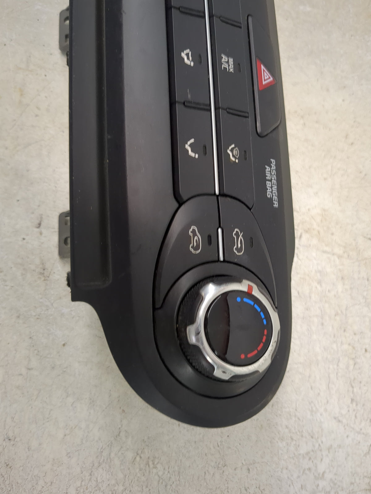 2016 Kia Sorento Climate Control Module Temperature AC/Heater Replacement P/N:97250-C6000 Fits OEM Used Auto Parts - Oemused