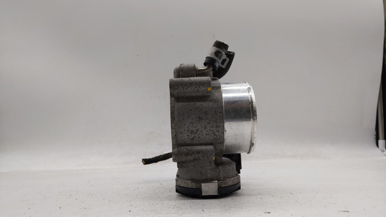 2016-2019 Kia Sorento Throttle Body P/N:0 280 750 618 35100-2G600 Fits Fits 2015 2016 2017 2018 2019 OEM Used Auto Parts - O