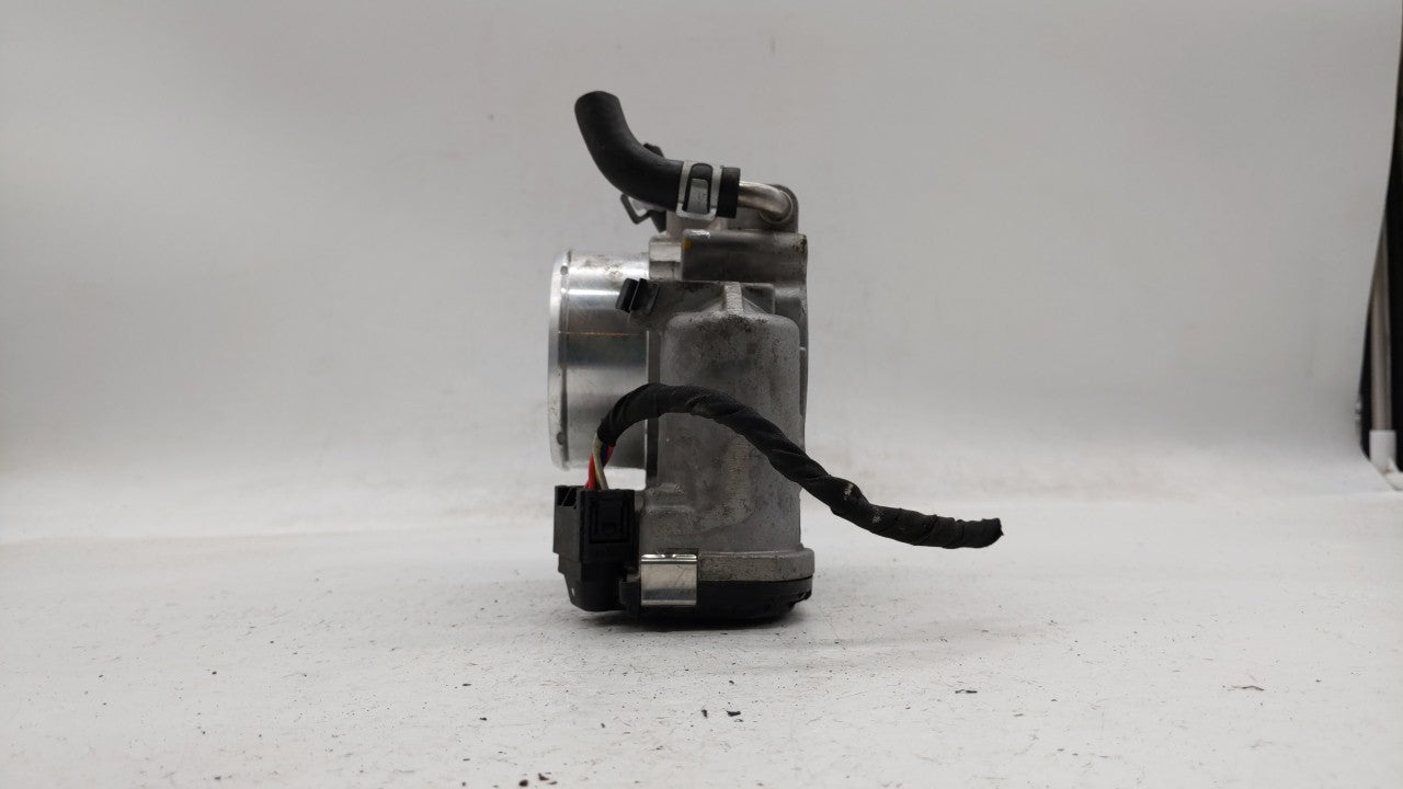 2016-2019 Kia Sorento Throttle Body P/N:0 280 750 618 35100-2G600 Fits Fits 2015 2016 2017 2018 2019 OEM Used Auto Parts - O