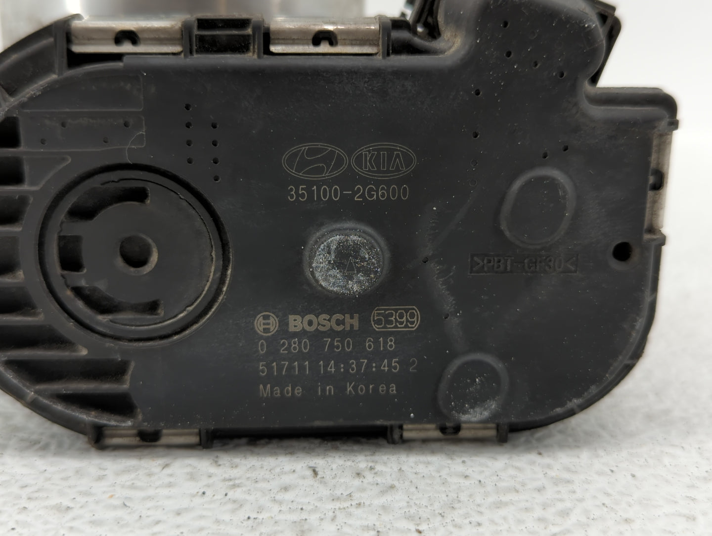 2016-2019 Kia Sorento Throttle Body P/N:0 280 750 618 35100-2G600 Fits Fits 2015 2016 2017 2018 2019 OEM Used Auto Parts - O