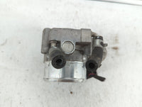 2016-2019 Kia Sorento Throttle Body P/N:0 280 750 618 35100-2G600 Fits Fits 2015 2016 2017 2018 2019 OEM Used Auto Parts - O