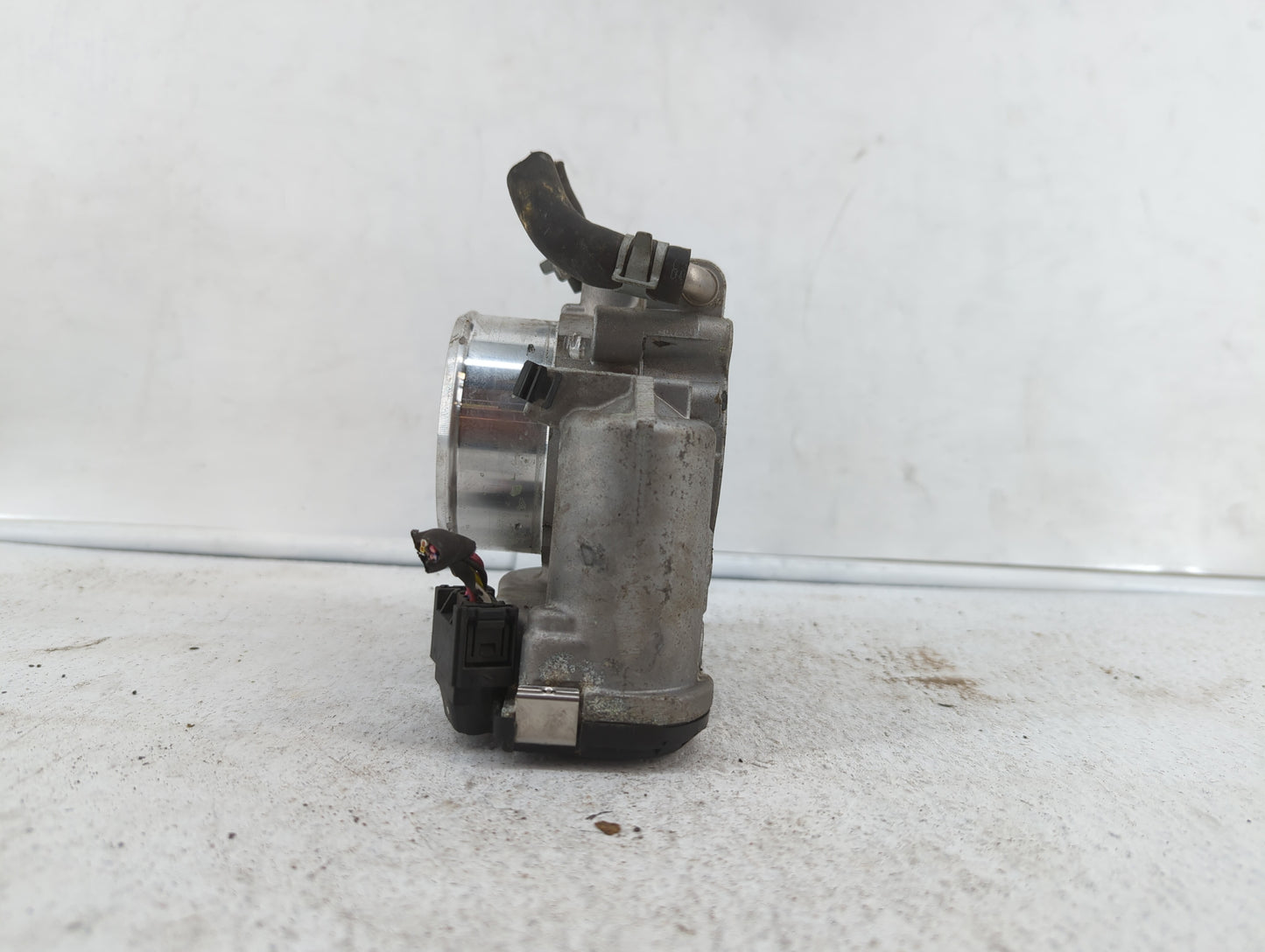 2016-2019 Kia Sorento Throttle Body P/N:0 280 750 618 35100-2G600 Fits Fits 2015 2016 2017 2018 2019 OEM Used Auto Parts - O