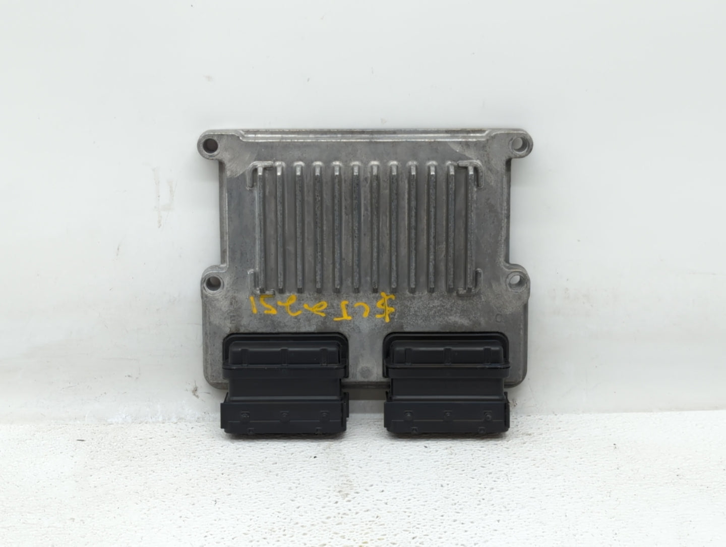 2016-2017 Kia Sorento PCM Engine Control Computer ECU ECM PCU OEM P/N:39101-3CWN0 39101-3CWN1 Fits Fits 2016 2017 OEM Used A