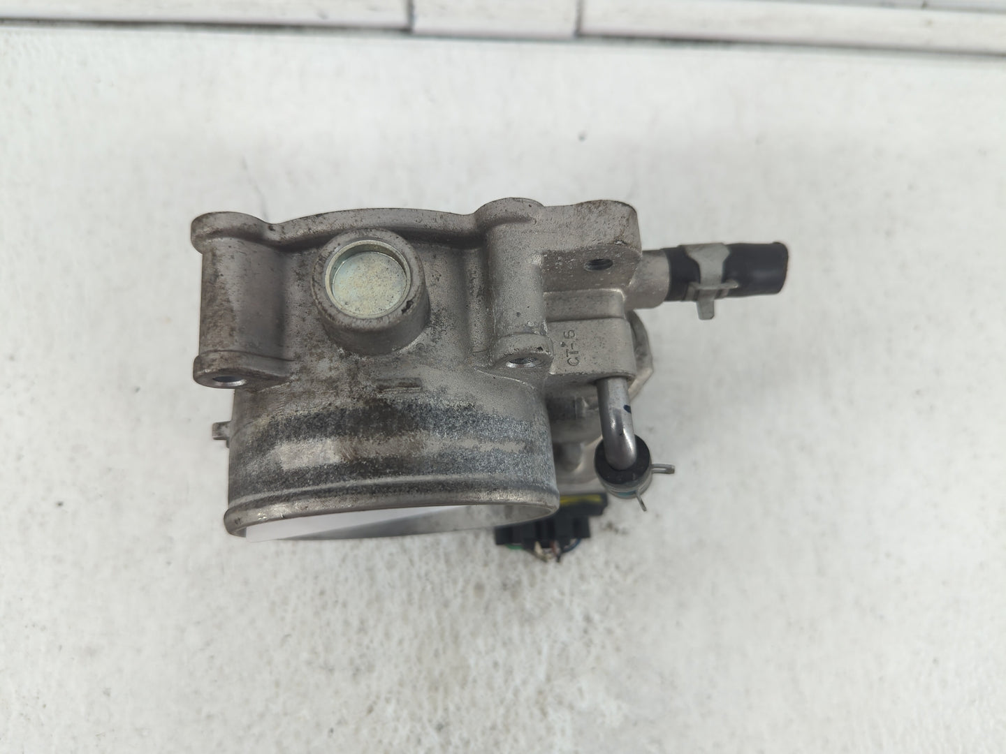 2014-2018 Kia Sorento Throttle Body P/N:35100-3CAA0 Fits Fits 2012 2013 2014 2015 2016 2017 2018 OEM Used Auto Parts - Oemus