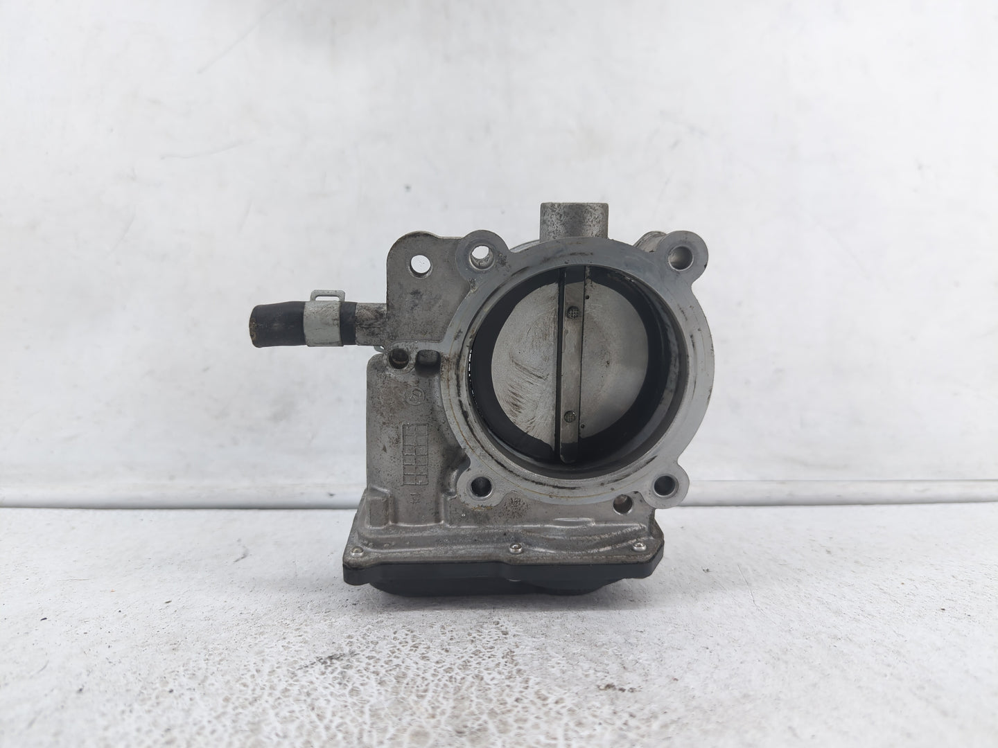 2014-2018 Kia Sorento Throttle Body P/N:35100-3CAA0 Fits Fits 2012 2013 2014 2015 2016 2017 2018 OEM Used Auto Parts - Oemus