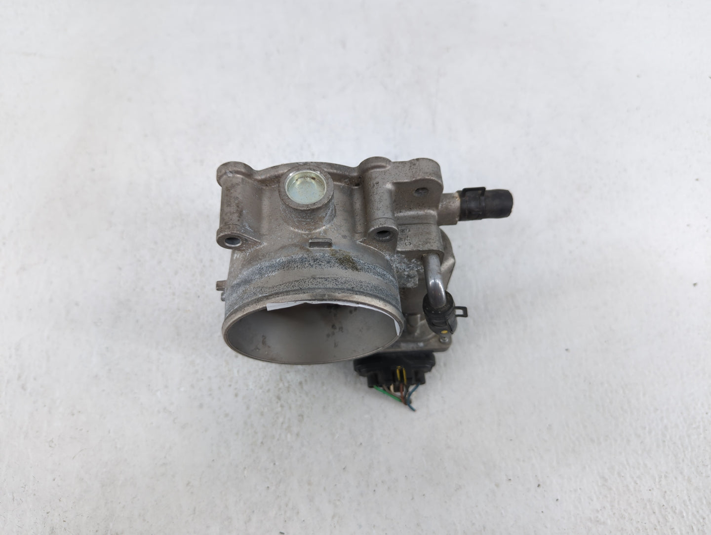 2014-2018 Kia Sorento Throttle Body P/N:35100-3CAA0 Fits Fits 2012 2013 2014 2015 2016 2017 2018 OEM Used Auto Parts - Oemus