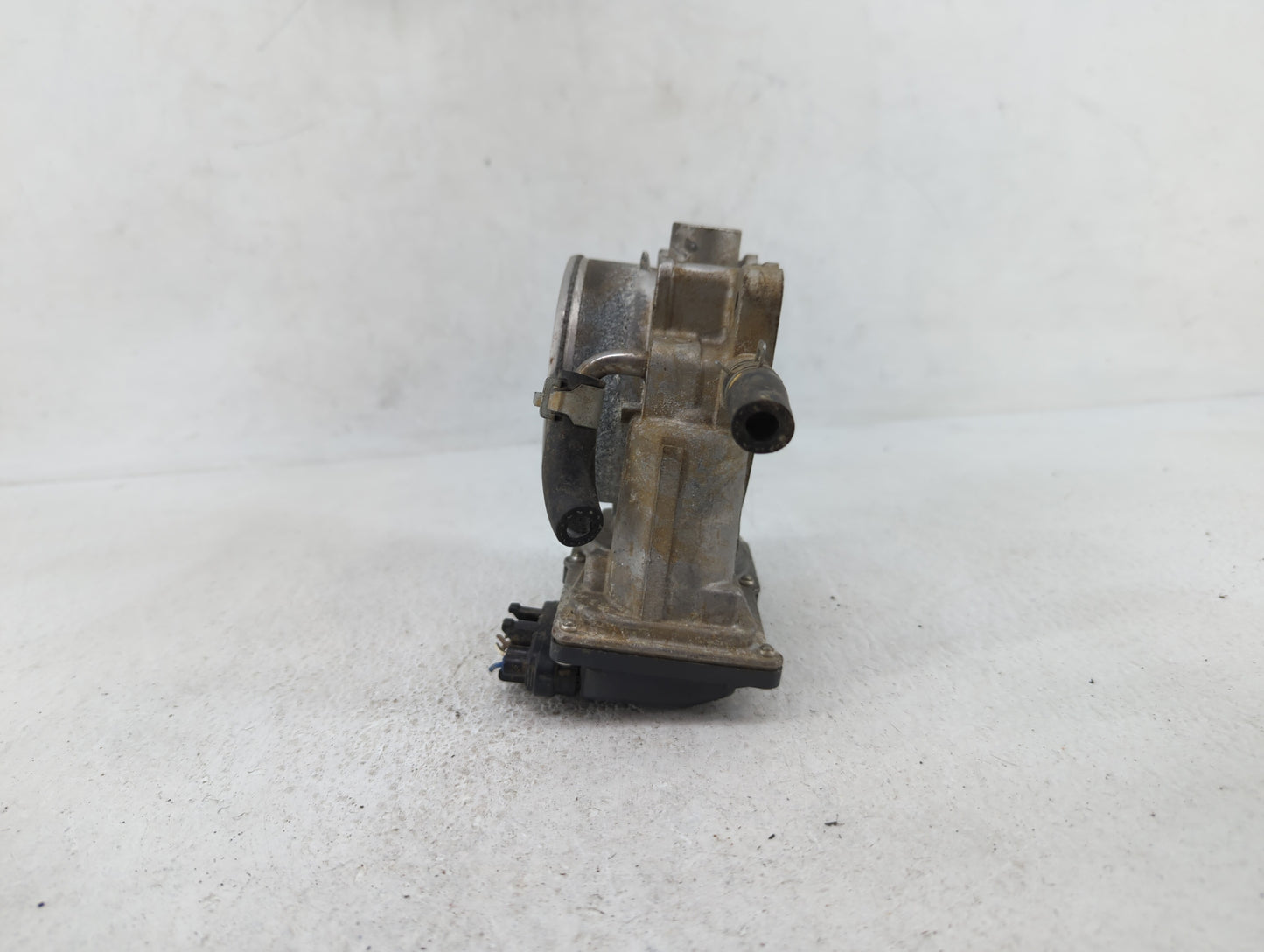 2014-2018 Kia Sorento Throttle Body P/N:35100-3CAA0 Fits Fits 2012 2013 2014 2015 2016 2017 2018 OEM Used Auto Parts - Oemus
