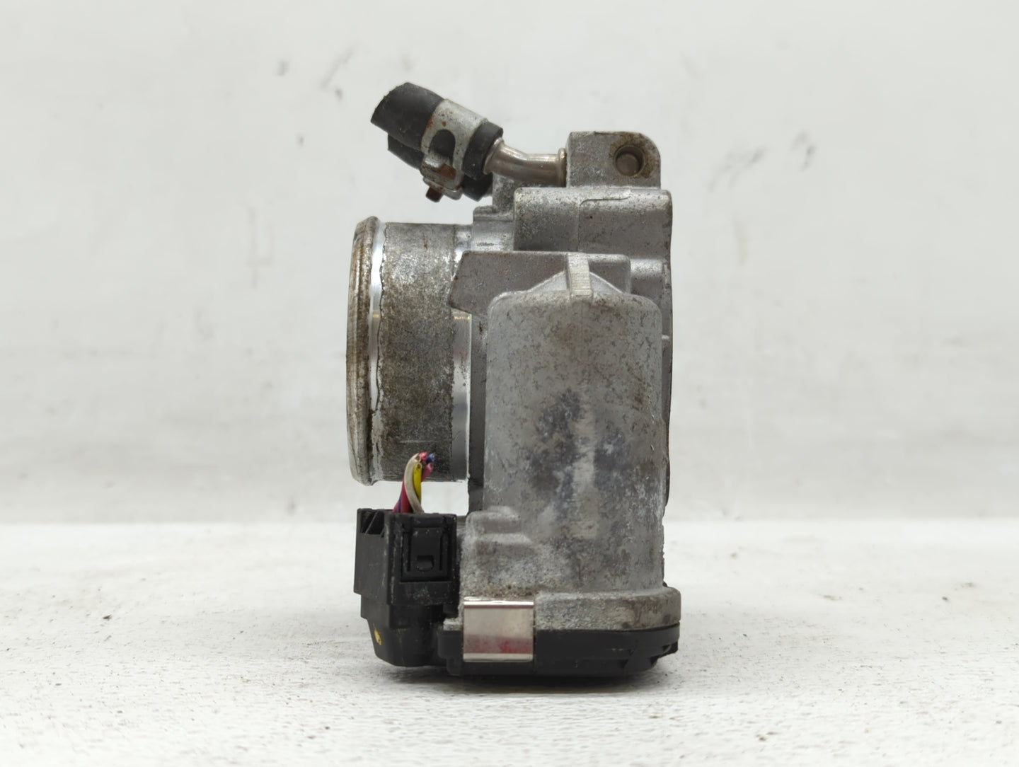 2016-2018 Kia Sorento Throttle Body P/N:35100-2G610 Fits Fits 2015 2016 2017 2018 2019 2020 2021 OEM Used Auto Parts - Oemus