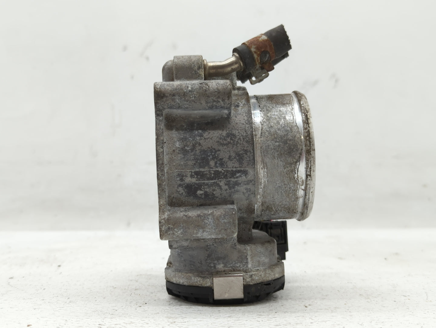 2016-2018 Kia Sorento Throttle Body P/N:35100-2G610 Fits Fits 2015 2016 2017 2018 2019 2020 2021 OEM Used Auto Parts - Oemus