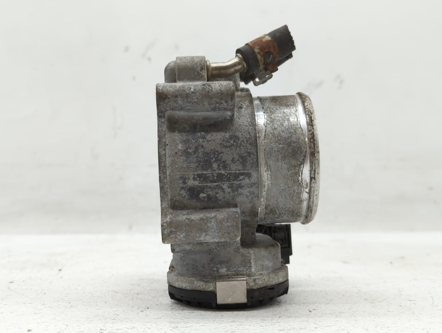 2016-2018 Kia Sorento Throttle Body P/N:35100-2G610 Fits Fits 2015 2016 2017 2018 2019 2020 2021 OEM Used Auto Parts - Oemus