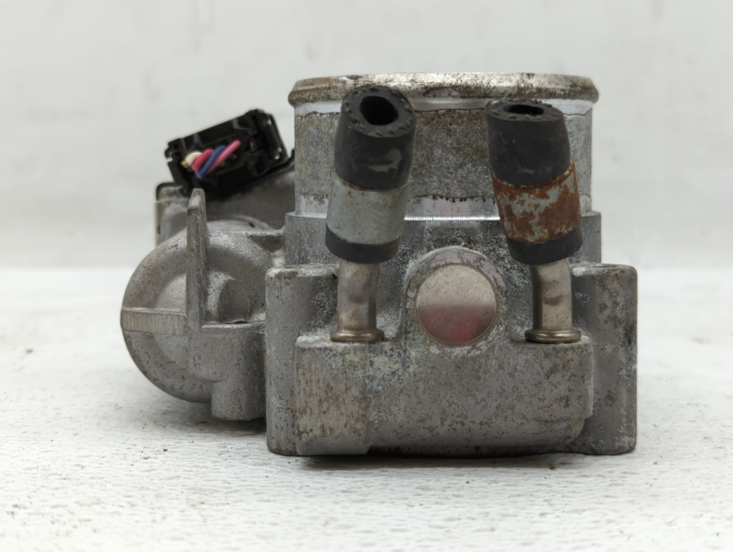 2016-2018 Kia Sorento Throttle Body P/N:35100-2G610 Fits Fits 2015 2016 2017 2018 2019 2020 2021 OEM Used Auto Parts - Oemus