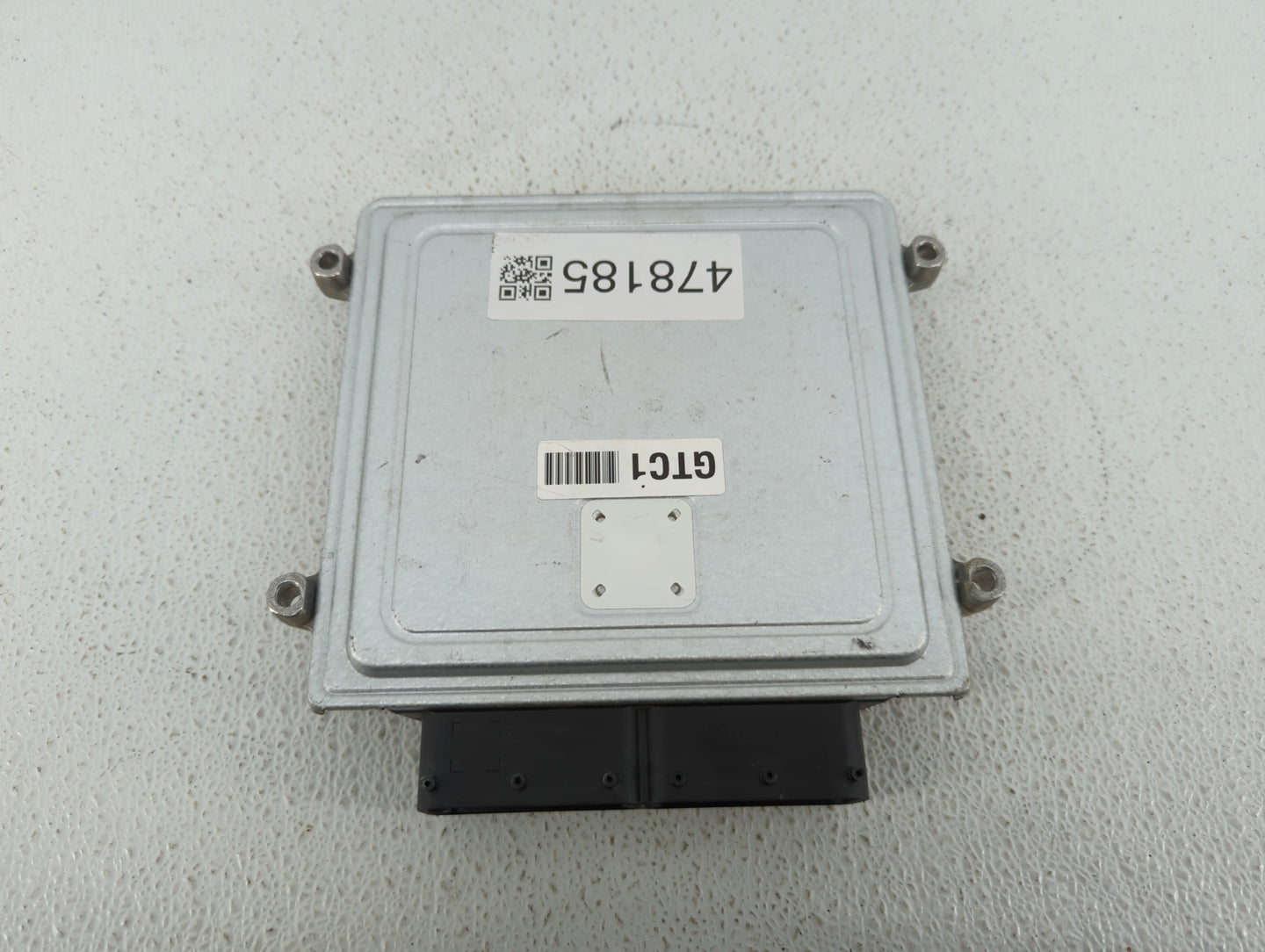 2016 Kia Sorento PCM Engine Control Computer ECU ECM PCU OEM P/N:39100-2GTC1 39130-2GTC1 Fits OEM Used Auto Parts - Oemuseda