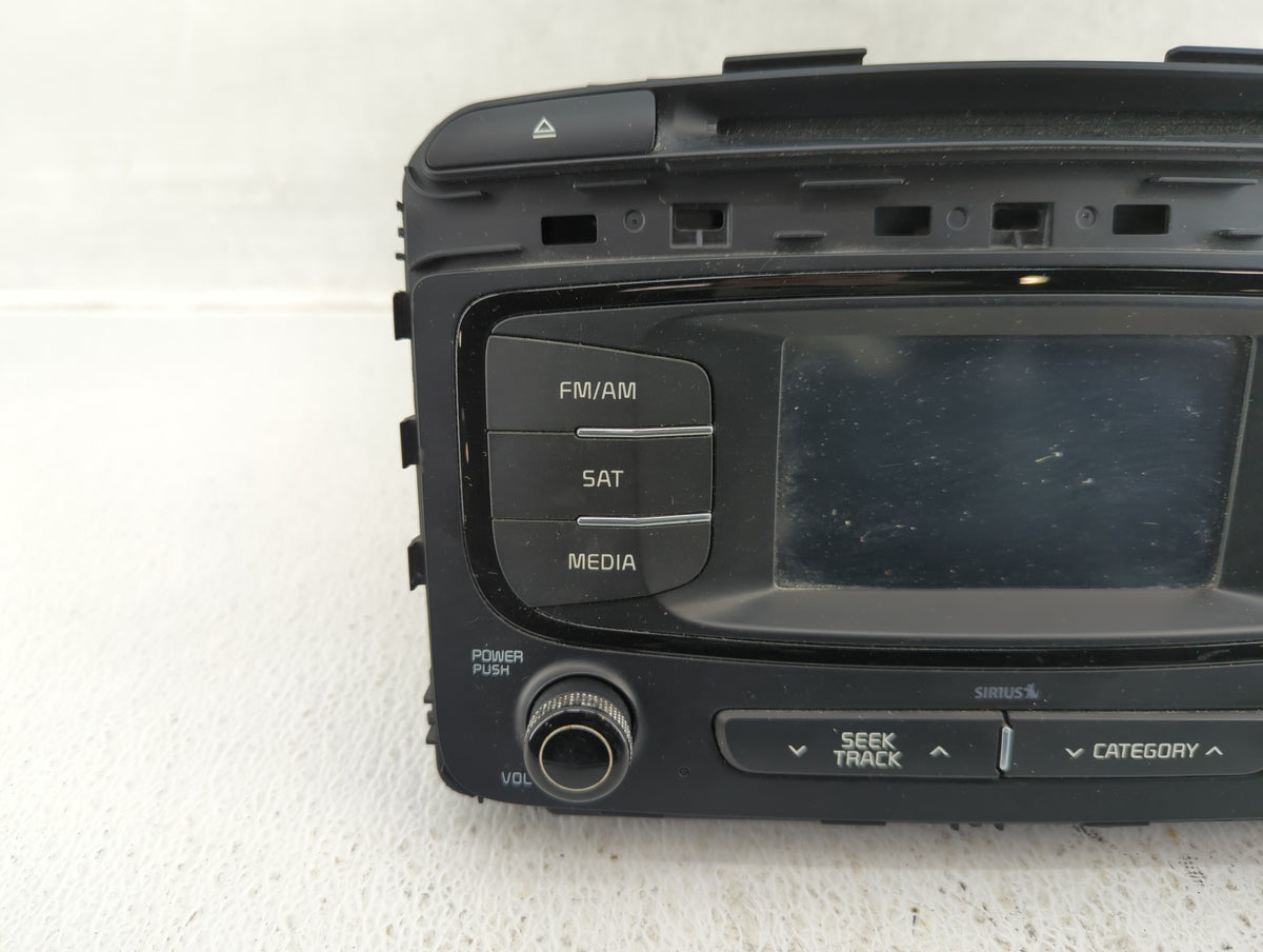 2016-2018 Kia Sorento Am Fm Cd Player Radio Receiver 518488 - Oemusedautoparts1.com