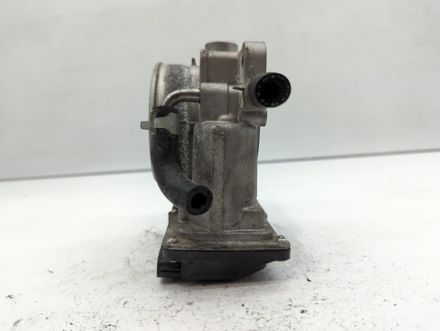 2014-2018 Kia Sorento Throttle Body P/N:35100-3CAA0 Fits Fits 2012 2013 2014 2015 2016 2017 2018 OEM Used Auto Parts - Oemus
