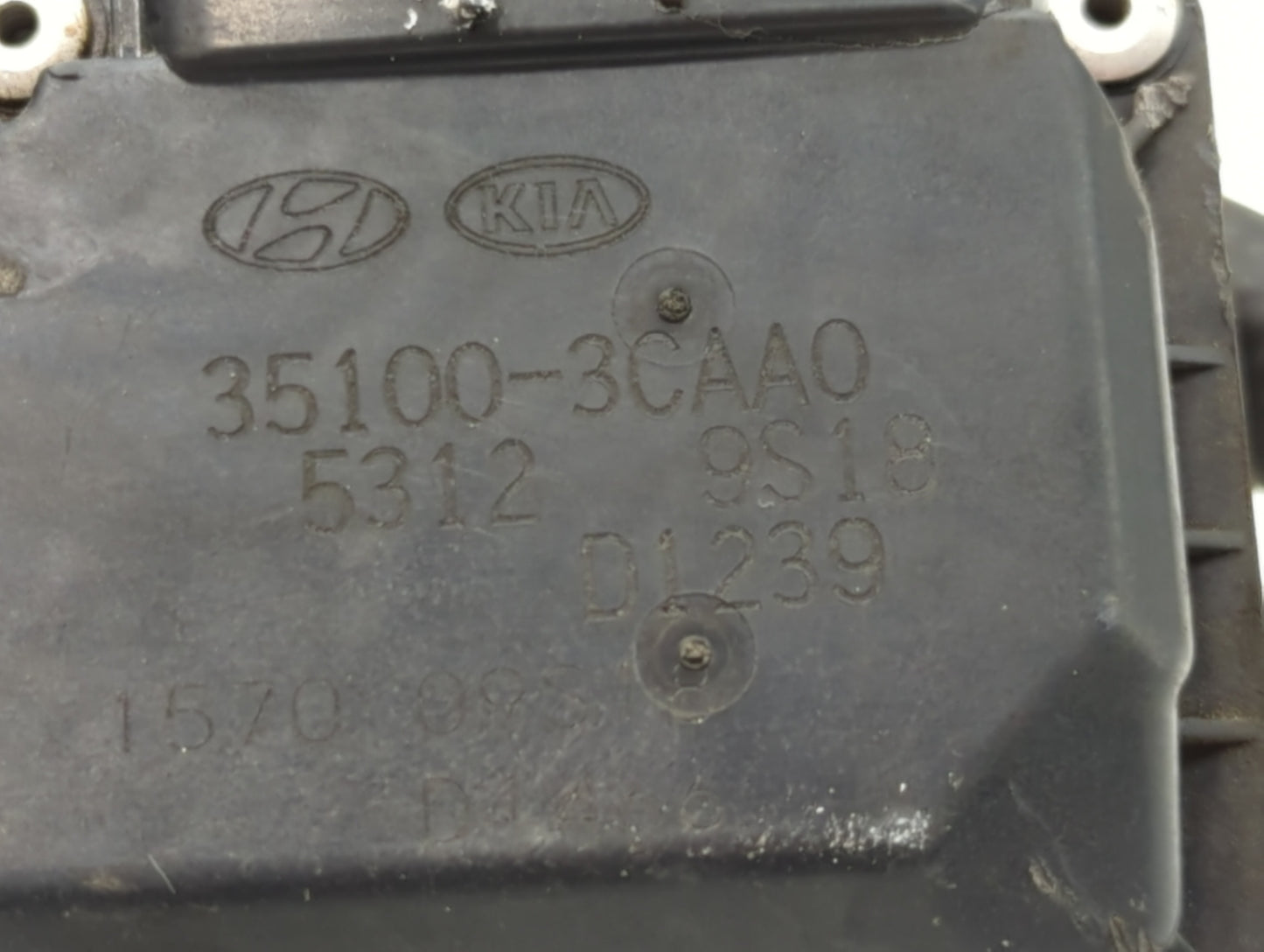 2014-2018 Kia Sorento Throttle Body P/N:35100-3CAA0 Fits Fits 2012 2013 2014 2015 2016 2017 2018 OEM Used Auto Parts - Oemus