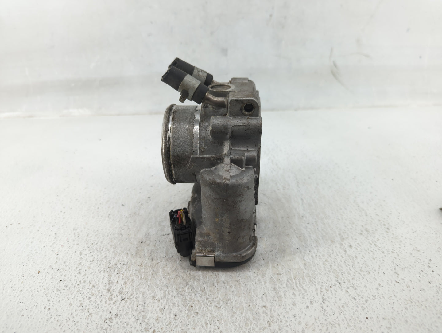 2016-2018 Kia Sorento Throttle Body P/N:35100-2G610 Fits Fits 2015 2016 2017 2018 2019 2020 2021 OEM Used Auto Parts - Oemus