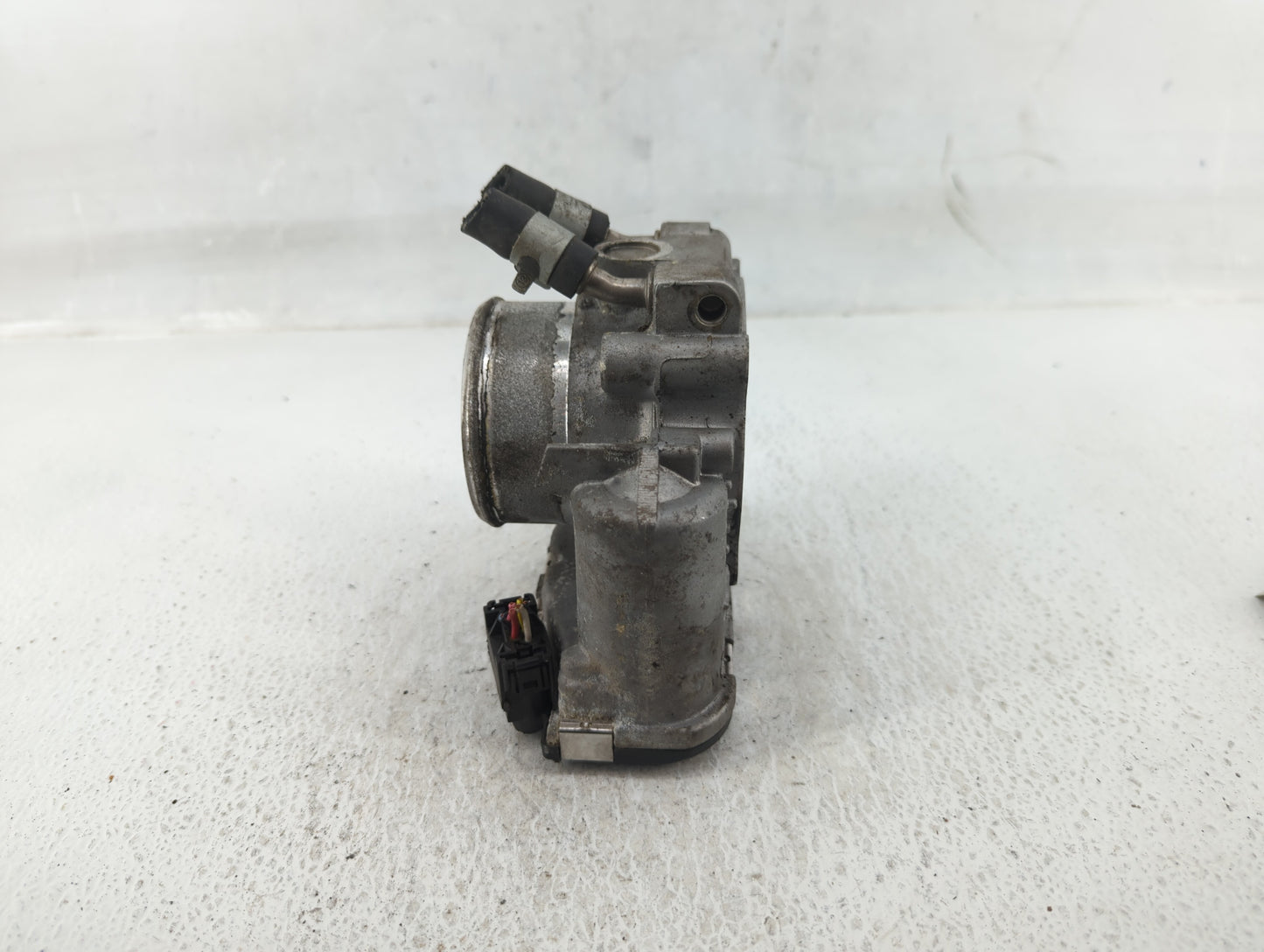 2016-2018 Kia Sorento Throttle Body P/N:35100-2G610 Fits Fits 2015 2016 2017 2018 2019 2020 2021 OEM Used Auto Parts - Oemus