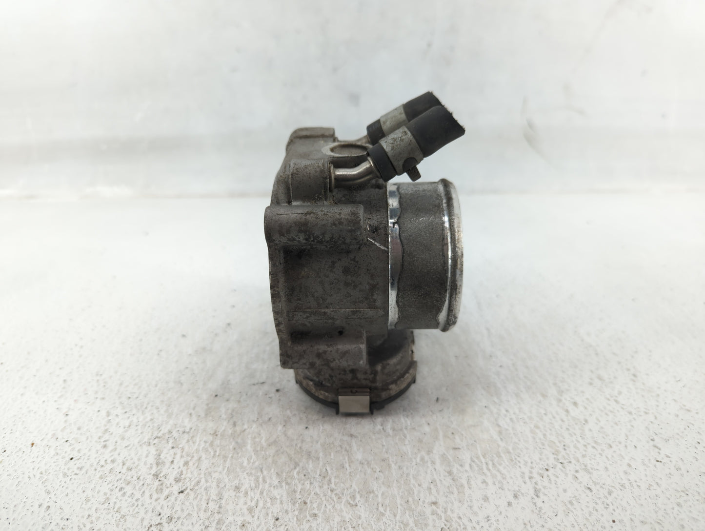 2016-2018 Kia Sorento Throttle Body P/N:35100-2G610 Fits Fits 2015 2016 2017 2018 2019 2020 2021 OEM Used Auto Parts - Oemus