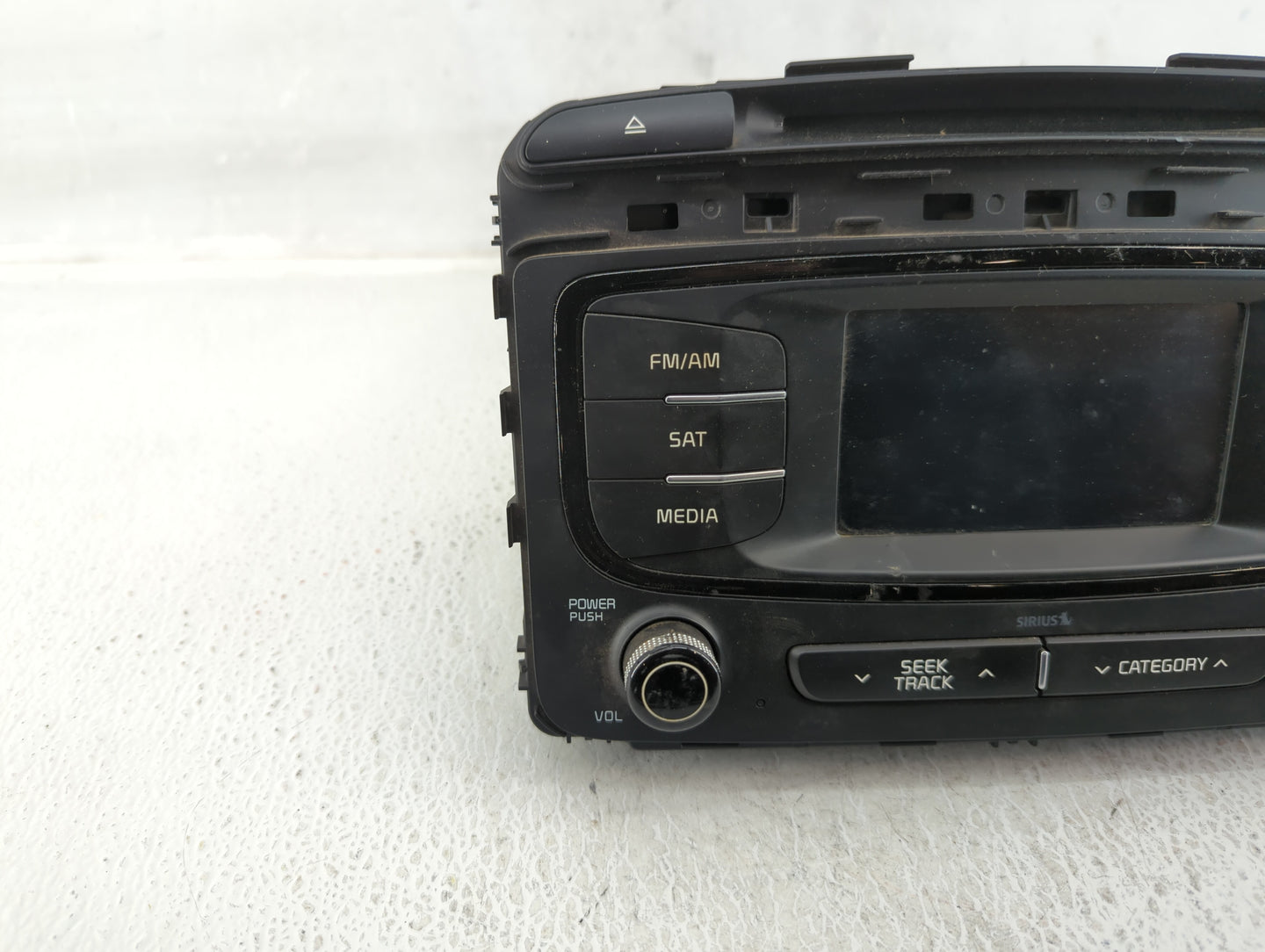 2016-2018 Kia Sorento Radio AM FM Cd Player Receiver Replacement P/N:96160-C6000WK Fits Fits 2016 2017 2018 OEM Used Auto Pa
