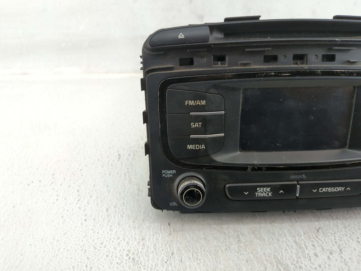 2016-2018 Kia Sorento Radio AM FM Cd Player Receiver Replacement P/N:96160-C6000WK Fits Fits 2016 2017 2018 OEM Used Auto Pa