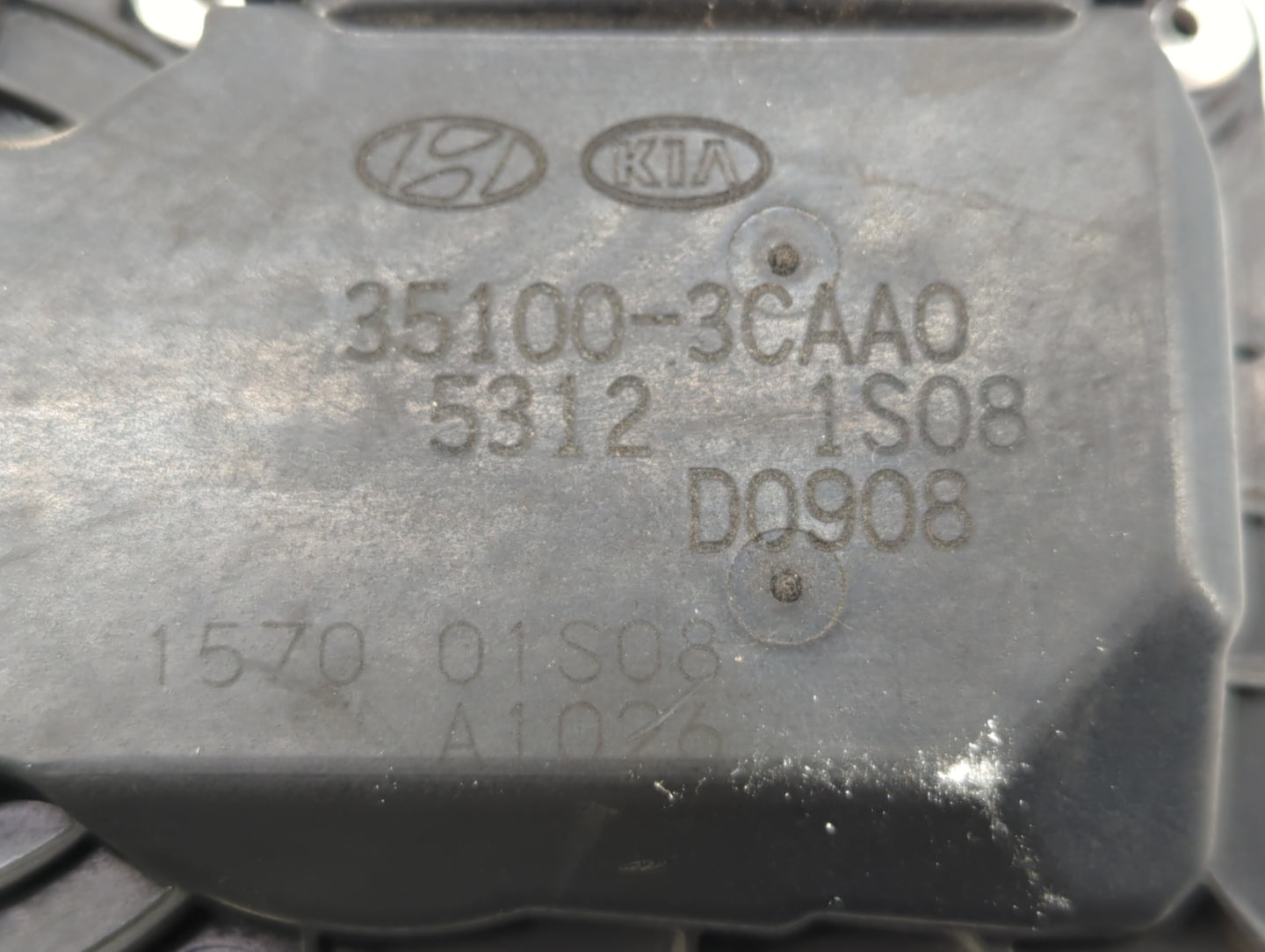 2014-2018 Kia Sorento Throttle Body P/N:35100-3CAA0 Fits Fits 2012 2013 2014 2015 2016 2017 2018 OEM Used Auto Parts - Oemus