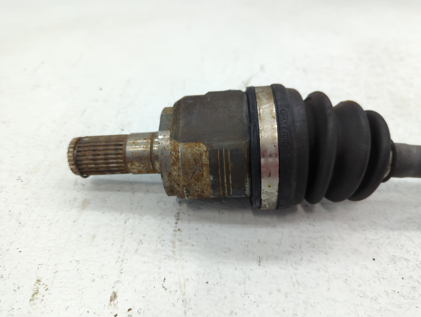 2016-2018 Kia Sorento Axle Shaft Front Driver Cv C/v - Oemusedautoparts1.com