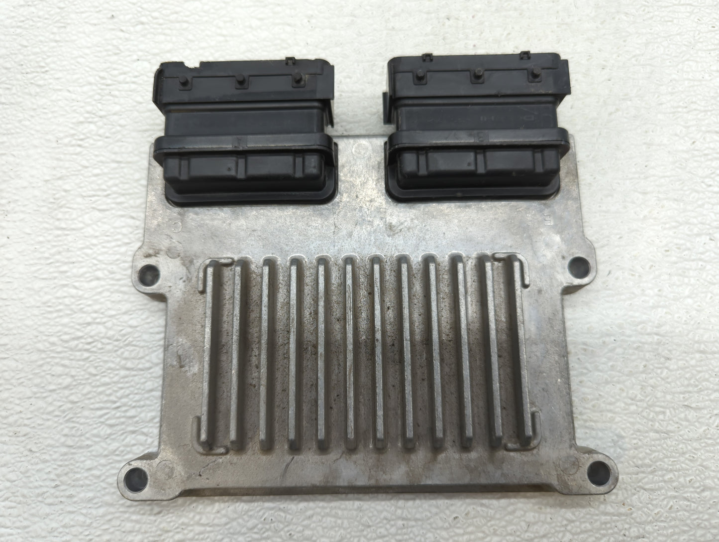 2016-2017 Kia Sorento PCM Engine Control Computer ECU ECM PCU OEM P/N:28479002 39101-3CWN0 Fits Fits 2016 2017 OEM Used Auto