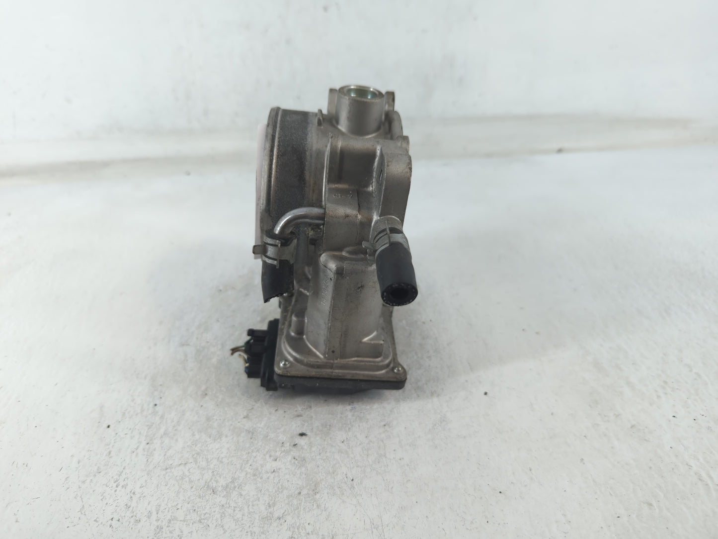 2014-2018 Kia Sorento Throttle Body P/N:5312 10R30 35100-3CAA0 Fits Fits 2012 2013 2014 2015 2016 2017 2018 OEM Used Auto Pa