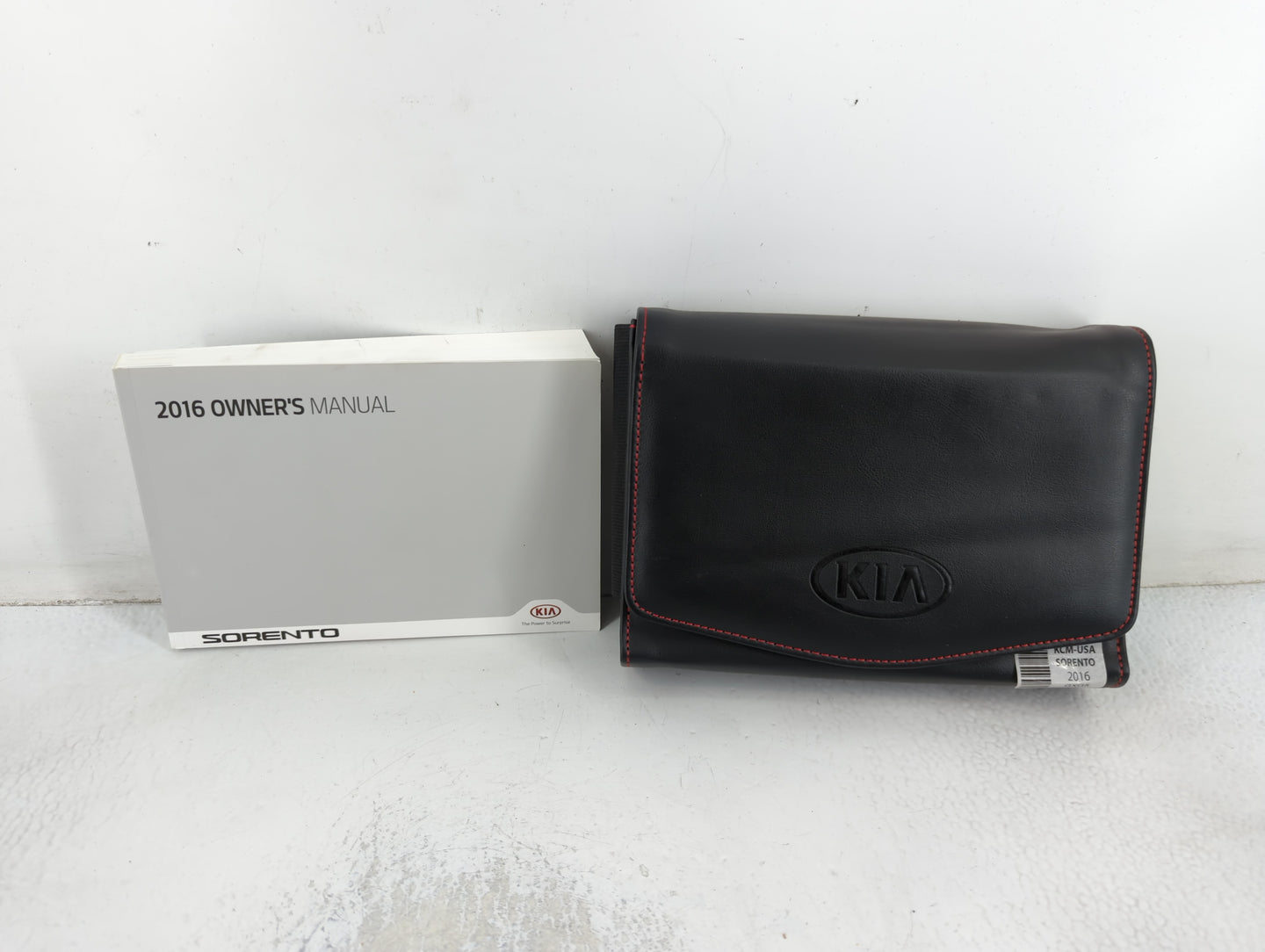 2016 Kia Sorento Owners Manual Book Guide P/N:GX55-EU54D OEM Used Auto Parts - Oemusedautoparts1.com
