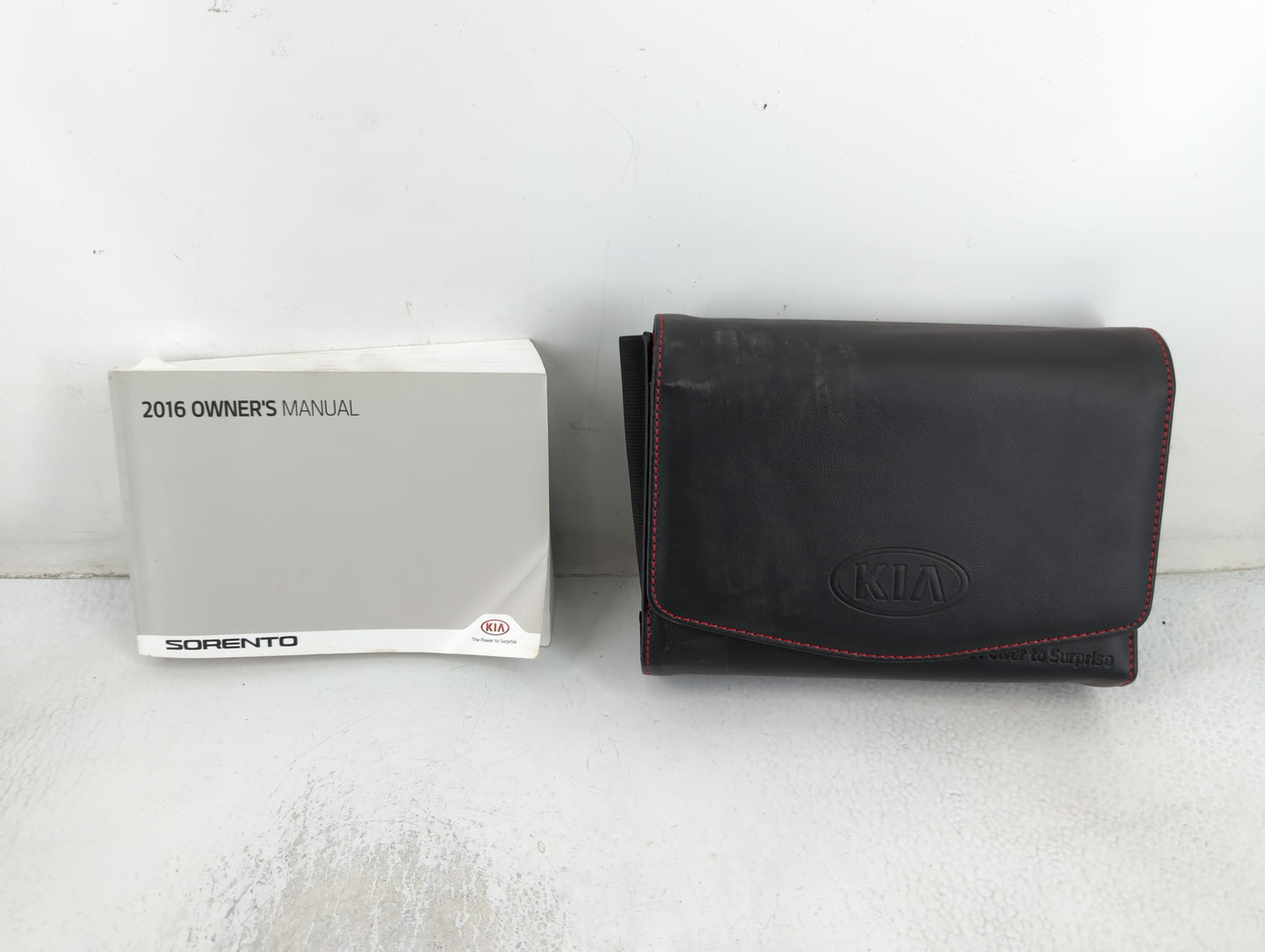 2016 Kia Sorento Owners Manual Book Guide P/N:GXG5-EU5OH OEM Used Auto Parts - Oemusedautoparts1.com