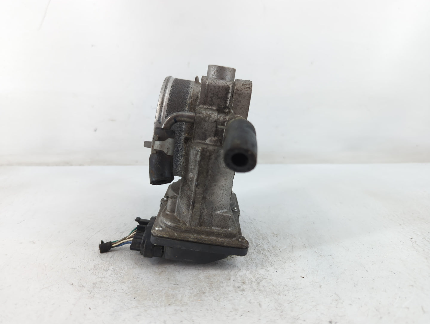 2014-2018 Kia Sorento Throttle Body P/N:5312 4S29 35100-3CAA0 Fits Fits 2012 2013 2014 2015 2016 2017 2018 OEM Used Auto Par