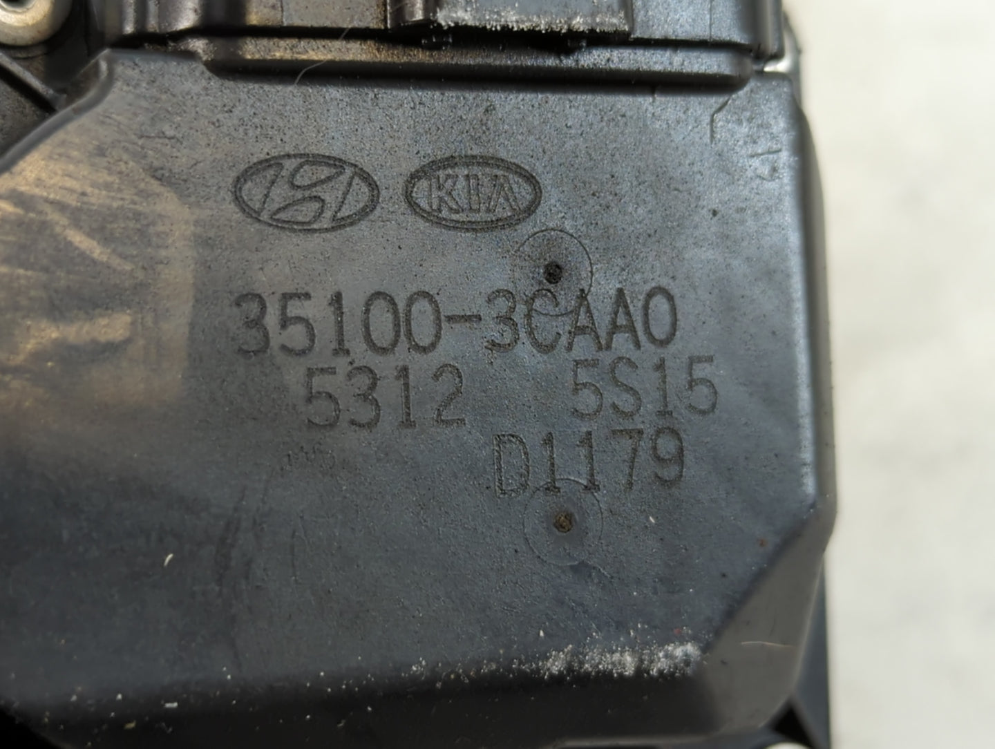 2014-2018 Kia Sorento Throttle Body P/N:35100-3CAA0 Fits Fits 2012 2013 2014 2015 2016 2017 2018 OEM Used Auto Parts - Oemus