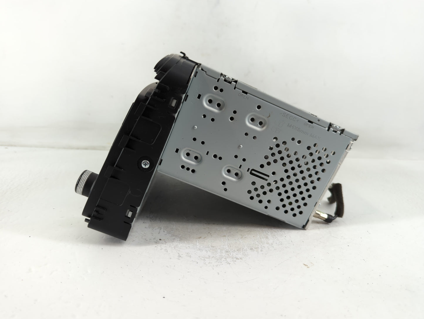 2016-2018 Kia Sorento Radio AM FM Cd Player Receiver Replacement P/N:96160-C6000WK Fits Fits 2016 2017 2018 OEM Used Auto Pa
