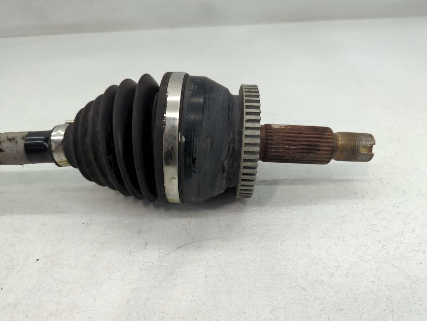 2016-2018 Kia Sorento Axle Shaft Front Driver Cv C/v - Oemusedautoparts1.com