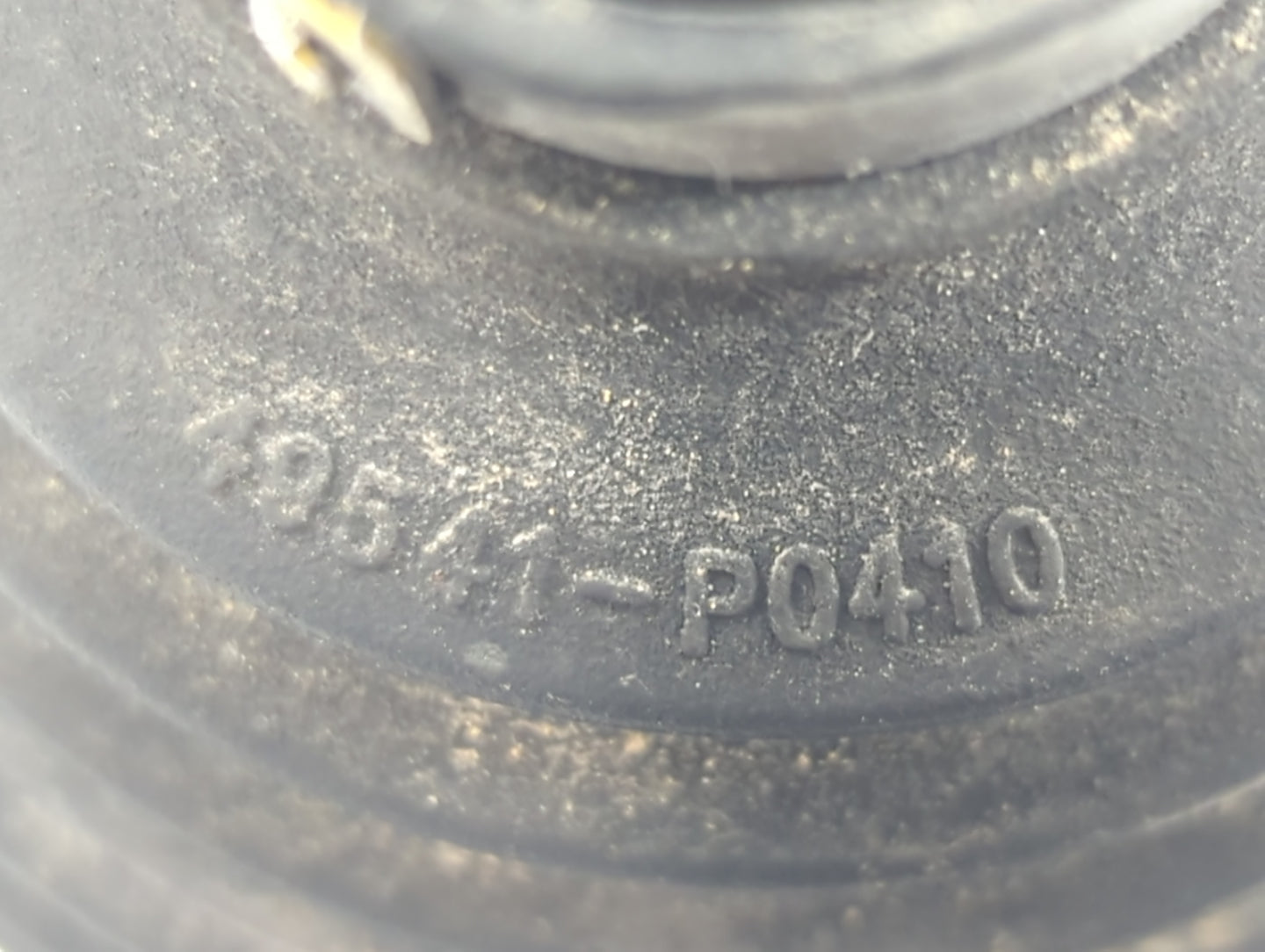2016-2018 Kia Sorento Axle Shaft Front Driver Cv C/v - Oemusedautoparts1.com