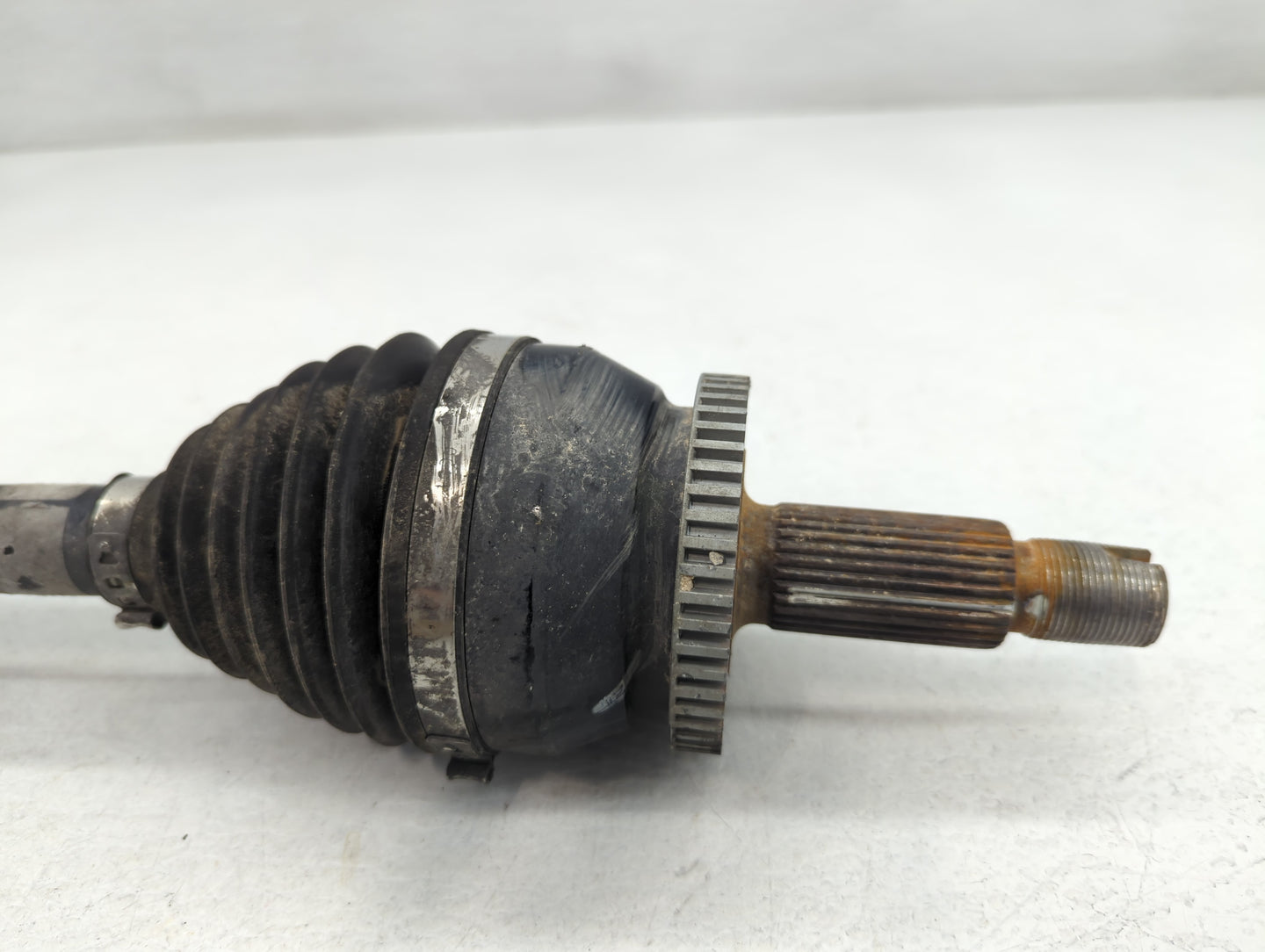 2016-2018 Kia Sorento Axle Shaft Front Driver Cv C/v - Oemusedautoparts1.com