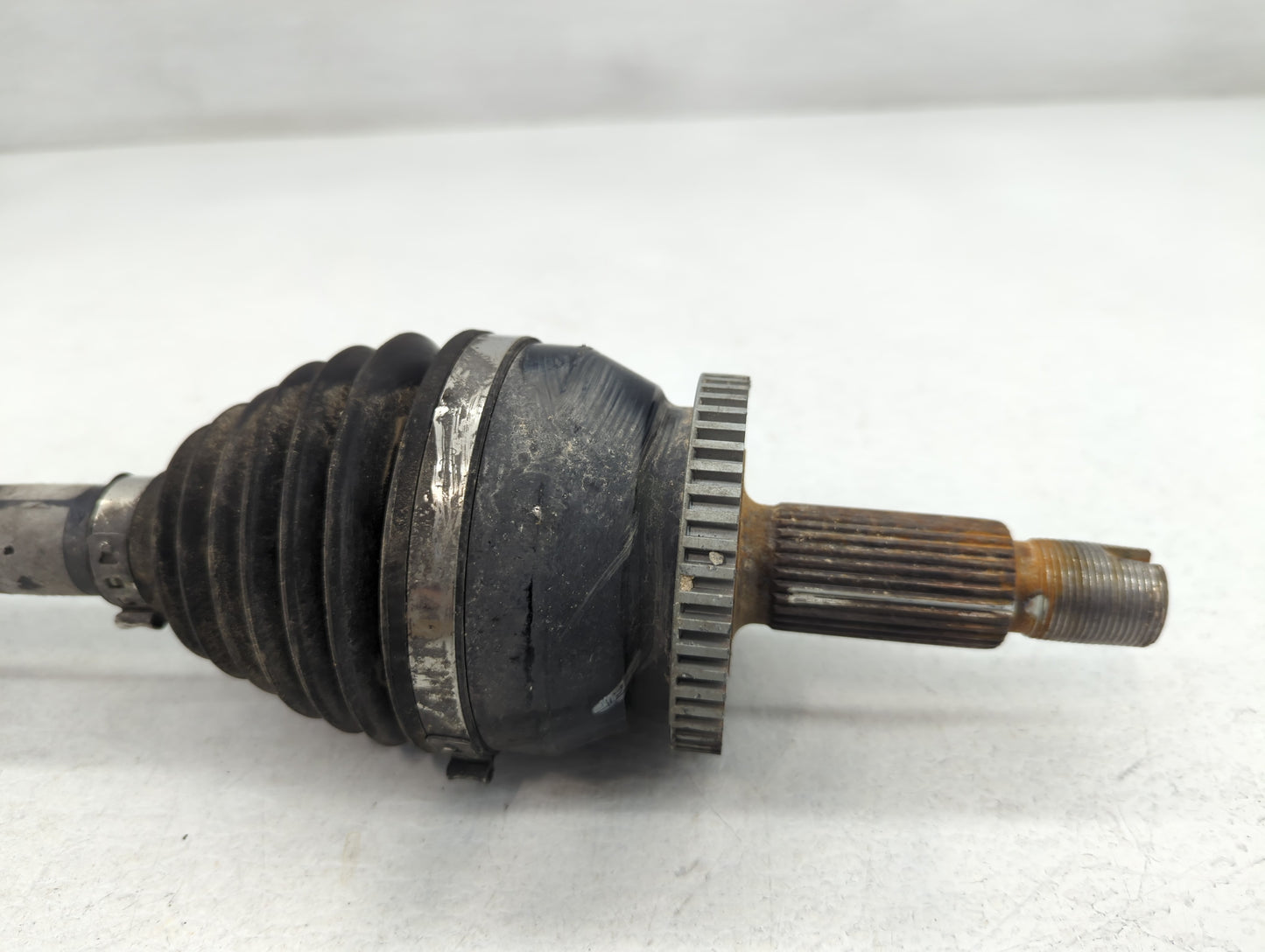 2016-2018 Kia Sorento Axle Shaft Front Driver Cv C/v - Oemusedautoparts1.com