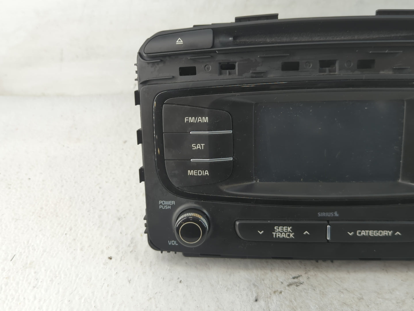 2016-2018 Kia Sorento Radio AM FM Cd Player Receiver Replacement P/N:96160-C6000WK Fits Fits 2016 2017 2018 OEM Used Auto Pa