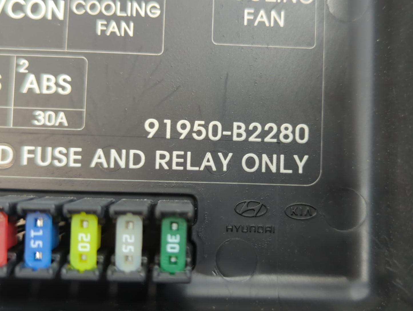 2016 Kia Soul Fusebox Fuse Box Panel Relay Module P/N:911950-B2280 Fits OEM Used Auto Parts - Oemusedautoparts1.com