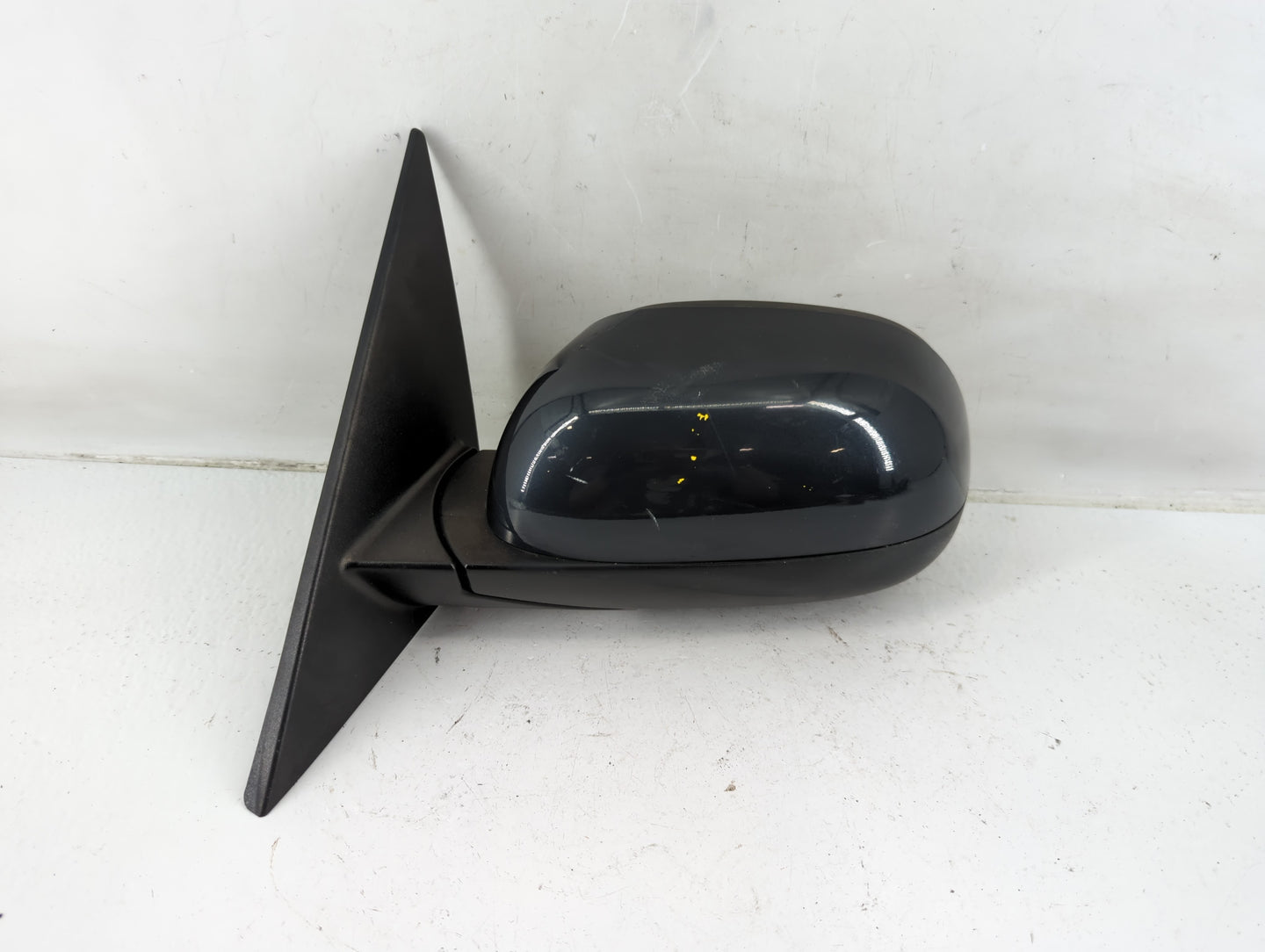 2014-2019 Kia Soul Driver Side View Mirror - Left Door Mirror OEM Used - Oemusedautoparts1.com