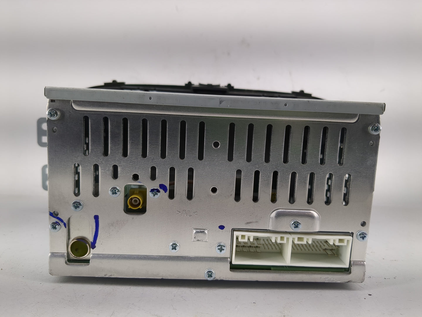 2014-2016 Kia Soul Radio AM FM Cd Player Receiver Replacement P/N:96170-B2090CA Fits Fits 2014 2015 2016 OEM Used Auto Parts
