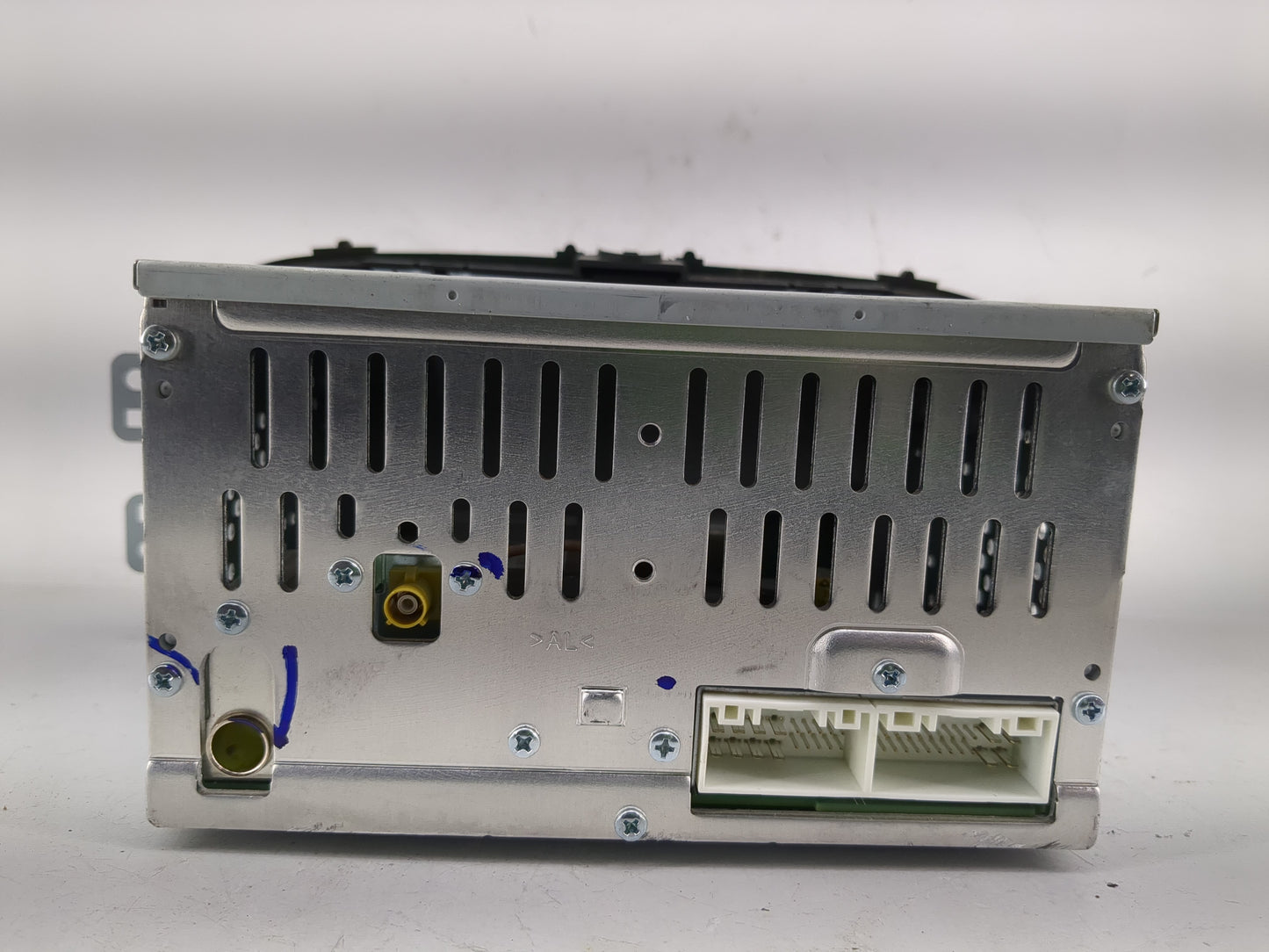 2014-2016 Kia Soul Radio AM FM Cd Player Receiver Replacement P/N:96170-B2090CA Fits Fits 2014 2015 2016 OEM Used Auto Parts