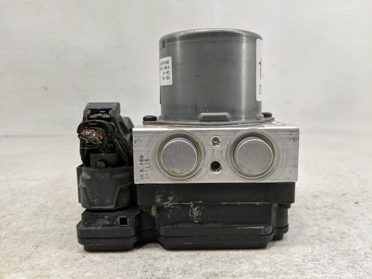 2016 Kia Soul ABS Pump Control Module Replacement P/N:6655469 B2589-32520 Fits OEM Used Auto Parts - Oemusedautoparts1.com