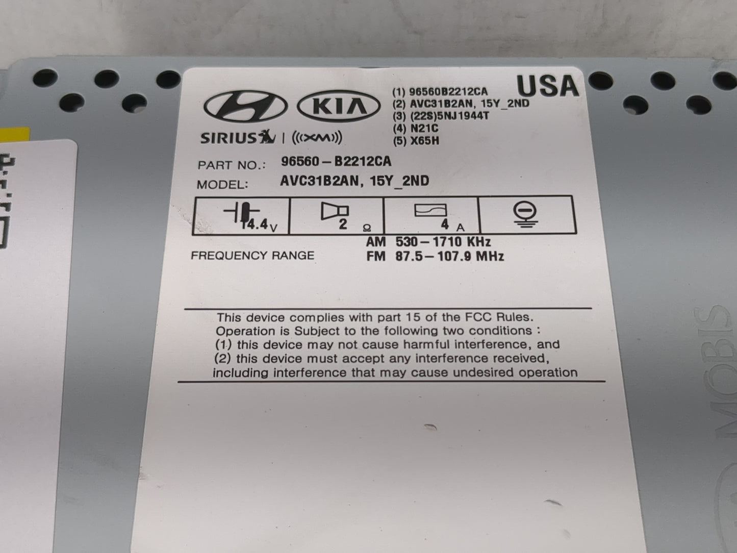 2016 Kia Soul Radio AM FM Cd Player Receiver Replacement P/N:96560-B2212CA Fits OEM Used Auto Parts - Oemusedautoparts1.com