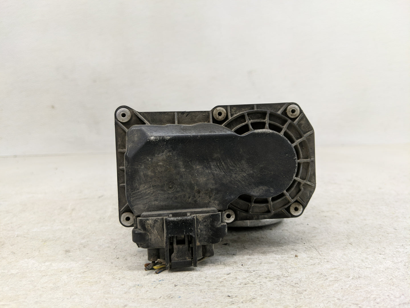 2014-2019 Kia Soul Throttle Body P/N:1512090292 Fits Fits 2011 2012 2013 2014 2015 2016 2017 2018 2019 2020 2021 OEM Used Au