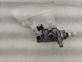 compare product 2014-2016 Kia Soul Brake Master Cylinder 1290053