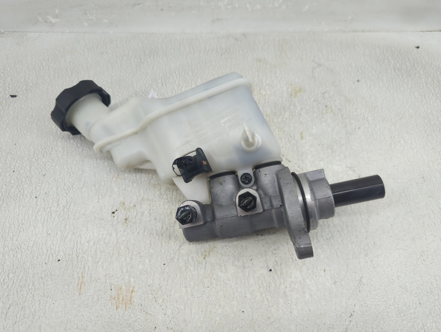 2014-2016 Kia Soul Brake Master Cylinder - Oemusedautoparts1.com