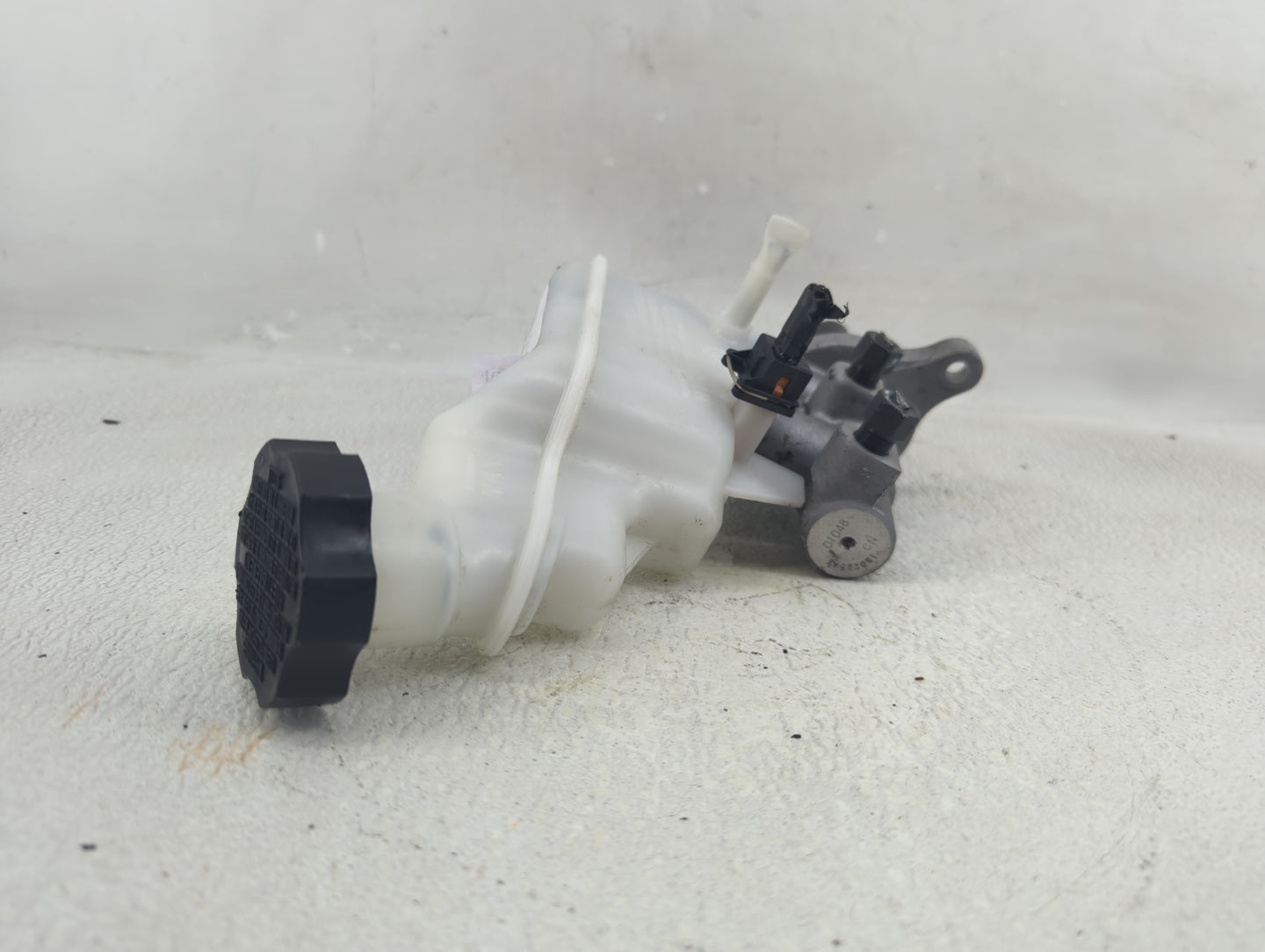 2014-2016 Kia Soul Brake Master Cylinder - Oemusedautoparts1.com