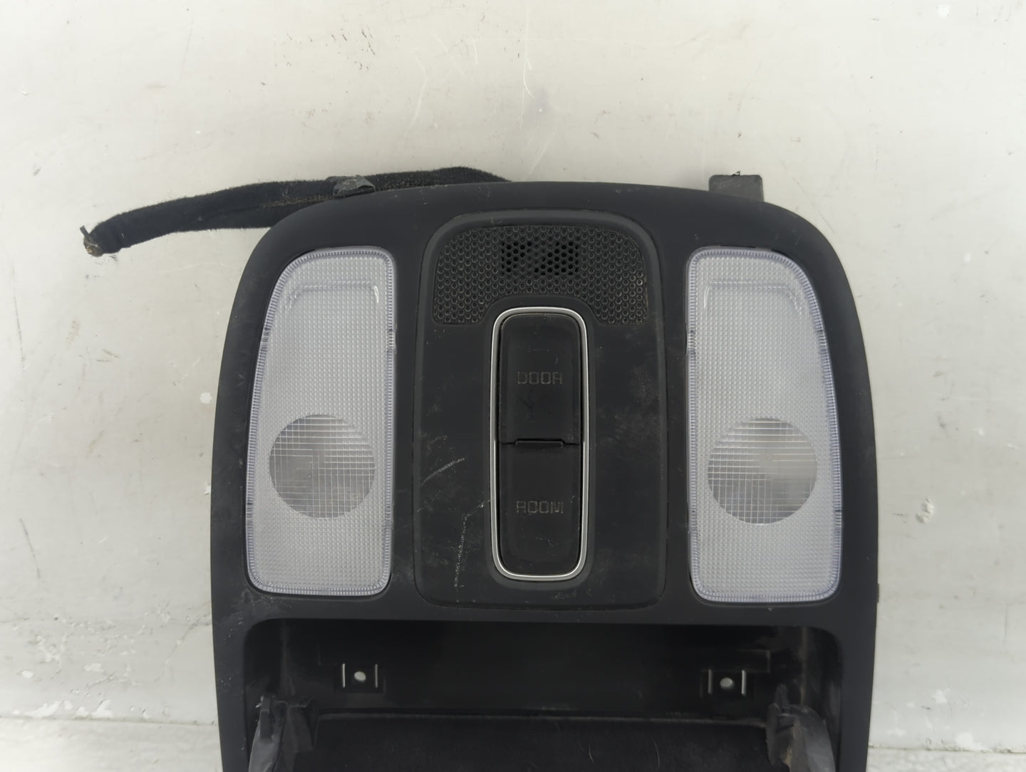 2014-2019 Kia Soul Overhead Roof Console 1321838 - Oemusedautoparts1.com